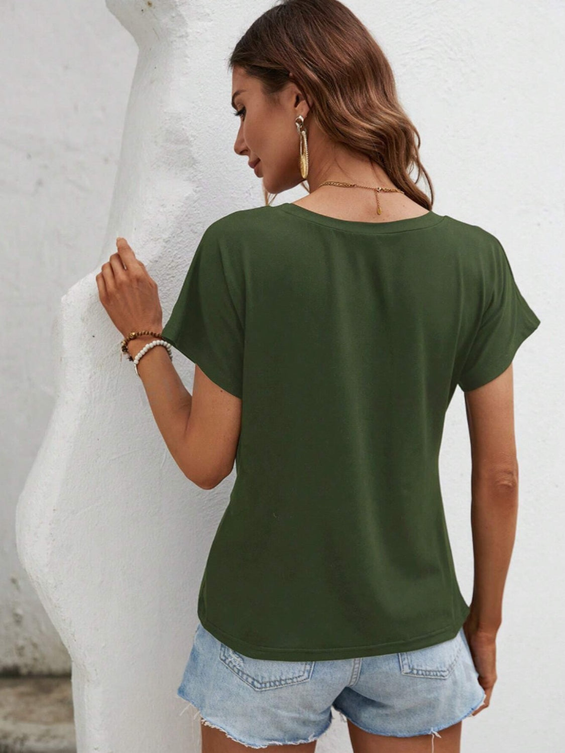 Asymmetric Hem Round Neck T-Shirt