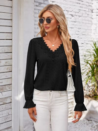 Applique V-Neck Flounce Sleeve T-Shirt